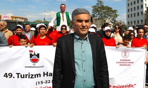 Diyarbakır'da Turizm Haftası Kortej Yürüyüşü Gerçekleşti