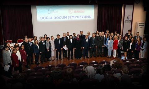 Doğal Doğum Sempozyumu Manisa'da Gerçekleşti