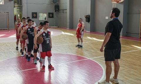 Down Sendromlular Basketbol Milli Takımı, İtalya'dan Altın Madalyayla Dönmeyi Hedefliyor