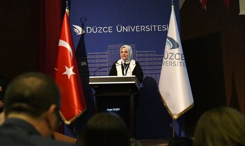 Düzce'de Kadınların Başarı Hikayeleri Sempozyumu Gerçekleşti