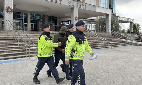 Edirne'de İBB Çalışanı Göçmen Kaçakçılığı Nedeniyle Tutuklandı