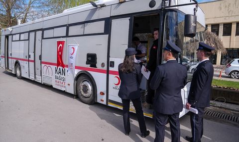 EGM'den Türk Kızılay'a Kan Bağışı