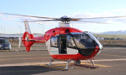 Erken Doğuma Bağlı Göz Hastalığına Müdahale: Bebek Van'a Sevk Edildi