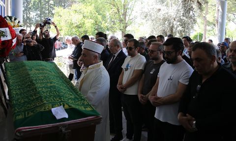 Ersun Yanal'ın Babası Ural Yanal Son Yolculuğuna Uğurlandı