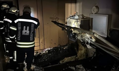 Erzurum'da Yangın: 16 Kişi Dumandan Etkilendi