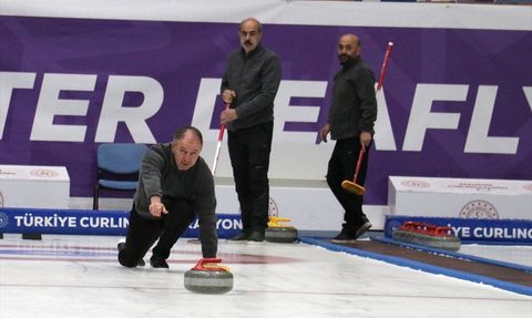 Erzurum'un Hayalperest İl Müdürü: Levent Çakmur Curlingde Milli Takım Hedefliyor