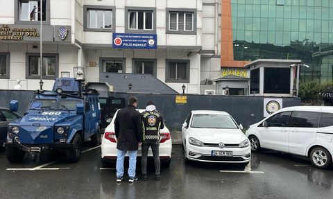 Eyüpsultan'da Ambulansa Yol Vermeyen Sürücüye Ceza