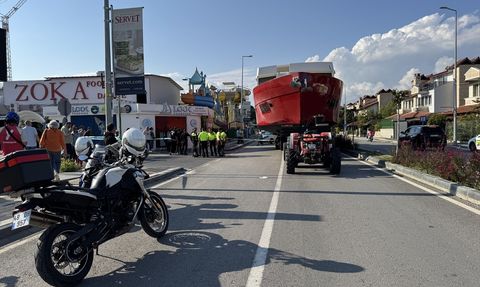 Fethiye'de Tekne Taşıyan Römorkun Altında Kalan Kişi Hayatını Kaybetti