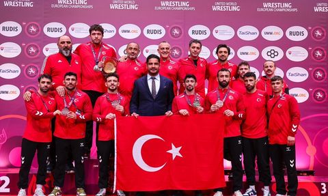 Grekoromen Güreş Milli Takımı Avrupa İkincisi