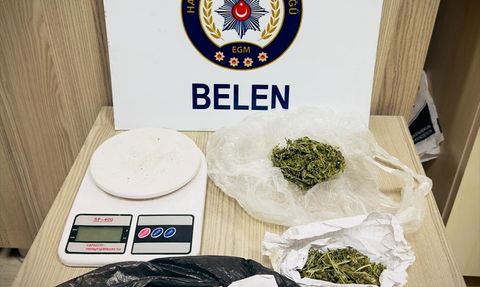 Hatay'da Uyuşturucu Satıcıları Suçüstü Yakalandı