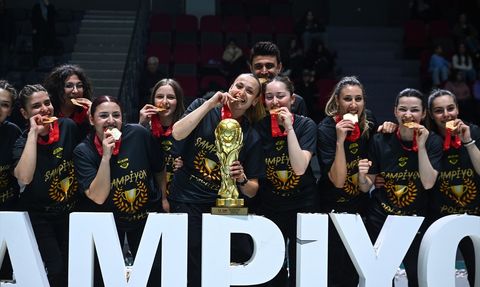 Hentbol Kadınlar 1. Lig'de Polatlı Belediyesi SK Şampiyon Oldu