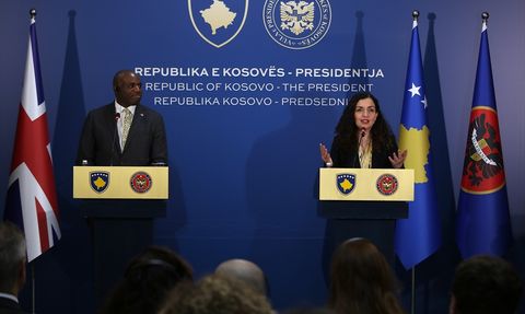 İngiltere, Kosova ve Sırbistan Arasında Barışçıl Normalleşme Arayışında