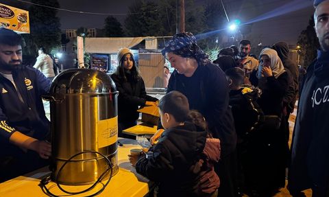 İstanbul'da Deprem Sonrası Geceyi Dışarıda Geçirenler