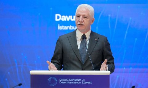 İstanbul'da Dijital Dönüşüm ve Dezenformasyon Zirvesi Gerçekleşti