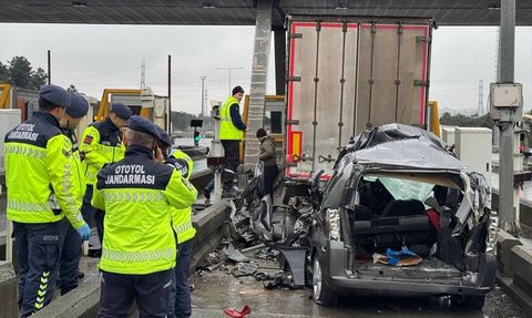 İstanbul'da Otoyolda Trafik Kazası: Bir Sürücü Hayatını Kaybetti