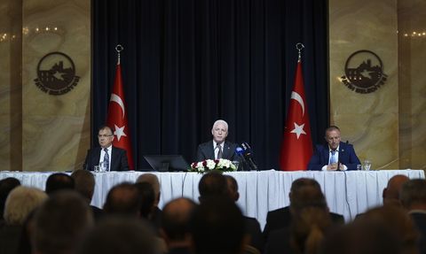 İstanbul Valisi Gül, Deprem Sürecini Değerlendirdi