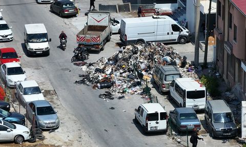 İzmir'deki Ayakkabıcılar Sitesi Esnafı Atık Sorununu Gündeme Getirdi