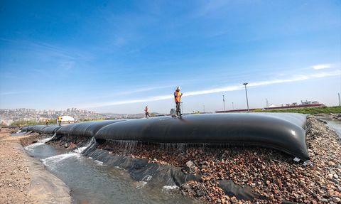 İzmit Körfezi'nde Dip Çamuru Temizliği Projesi İncelemesi