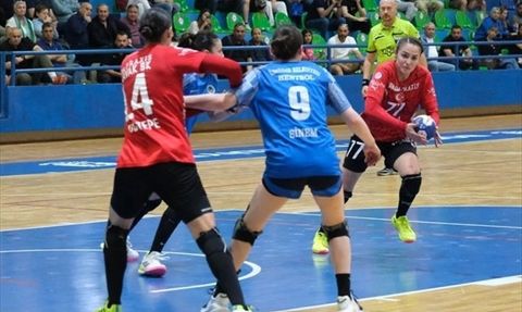 Kadınlar Süper Lig Play-Off: Armada Praxis Yalıkavak Farkla Kazandı