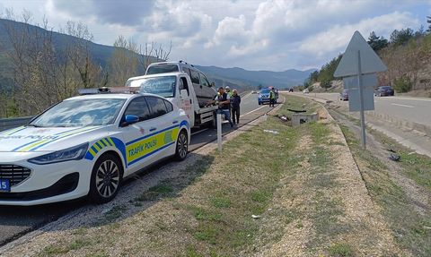 Karabük'te Menfeze Çarpan Araç Kazası: Bir Kişi Hayatını Kaybetti