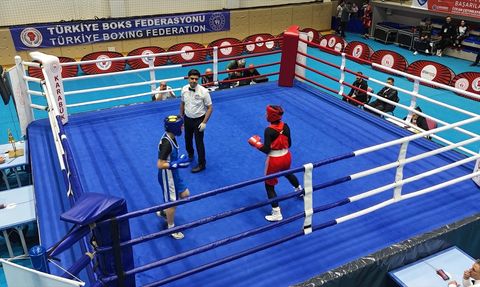 Karabük'te Okul Sporları Gençler Türkiye Boks Şampiyonası Başladı