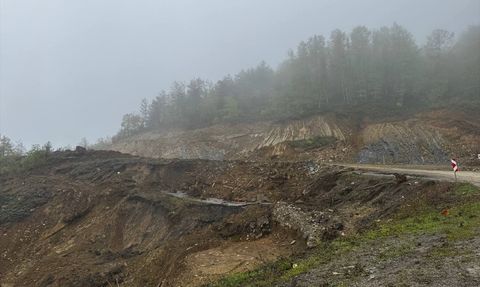 Kastamonu-Çatalzeytin Kara Yolunda Heyelan Çalışmaları Devam Ediyor