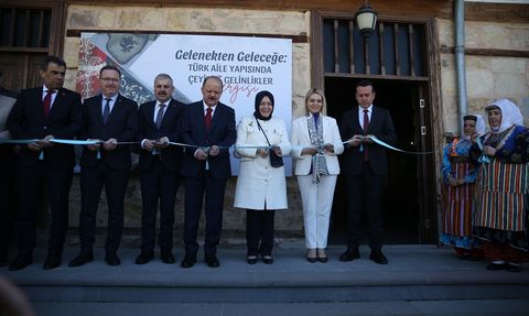 Kastamonu'da Gelenekten Geleceğe Çeyiz ve Gelinlikler Sergisi
