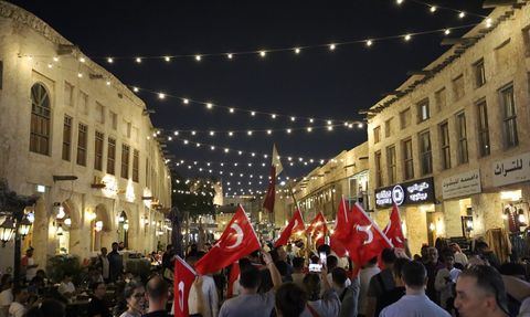 Katar'da Mehter Yürüyüşü ve Horon Gösterisi Büyüledi