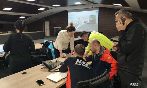 Kayseri'de Kar ve Tipi Nedeniyle Yollarda Mahsur Kalan 385 Kişi Kurtarıldı