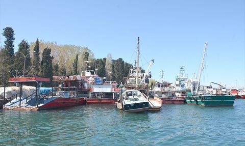 Kocaeli'de Balıkçılar Tekne ve Ağ Bakımına Başladı