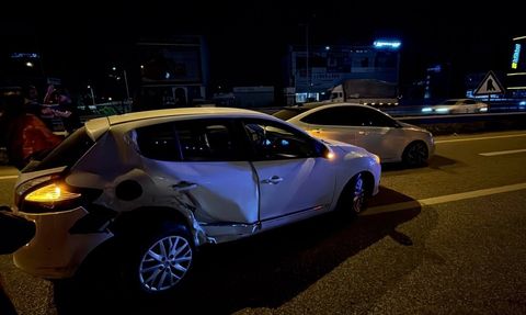 Kocaeli'de Zincirleme Trafik Kazası: 3 Yaralı
