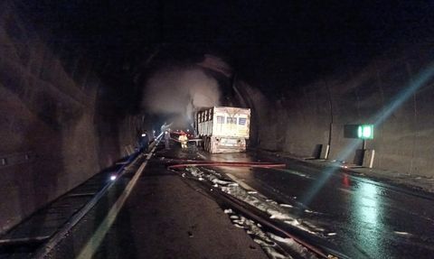 Malatya'da Kömür Yüklü Kamyonda Yangın Kontrol Altına Alındı