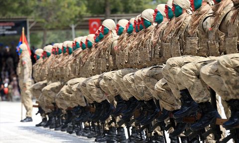 Manisa'da 1761 Uzman Erbaş Mezuniyet Töreni