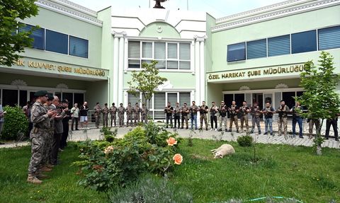 Manisa'dan Barış Pınarı Harekatı'na Uğurlanan Özel Harekat Polisleri