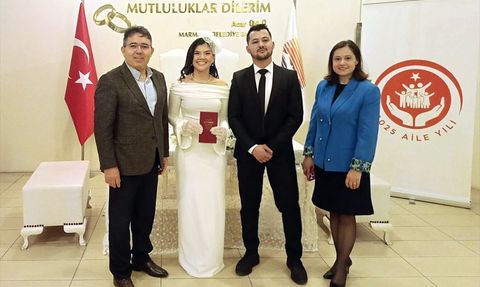 Marmaris'te Genç Çiftlerin Nikahı Kıyıldı