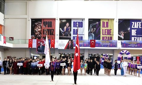 Mersin'de Ritmik Cimnastik Küçükler Federasyon Kupası Heyecanı