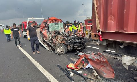 Osmaniye'de Tıra Çarpan Cipteki Sürücü Hayatını Kaybetti