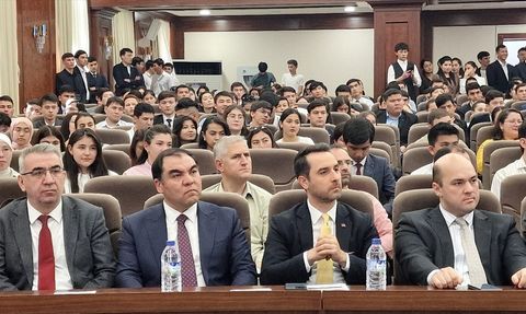 Özbekistan'da Türk Dili Bayramı Coşkusu