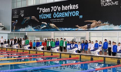 Paletli Yüzme Kulüplerarası Türkiye Şampiyonası Devam Ediyor