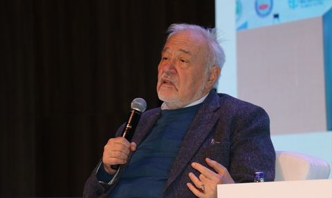 Prof. Dr. İlber Ortaylı, Marmara Kariyer Fuarı'nda Öğrencilere Meslek Seçimi Tavsiyelerinde Bulundu