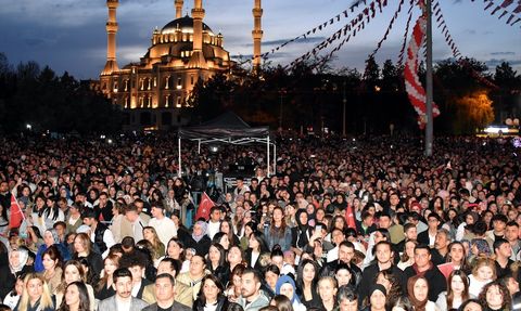 Rafet El Roman Kırıkkale'de 23 Nisan Konseri Verdi