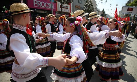 Sakarya 15. Uluslararası Halk Oyunları Festivali Başladı