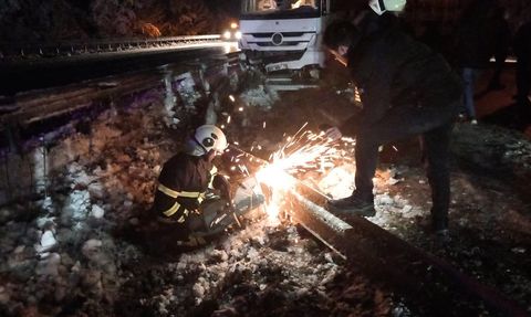 Samsun'da Otobüs-Tır Çarpışması: 4 Yaralı