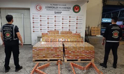 Sarp Sınır Kapısı'nda Gümrük Kaçağı Elektronik Sigara Operasyonu