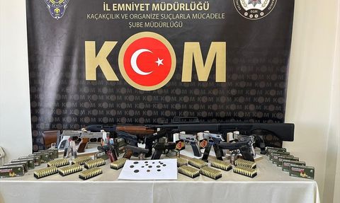 Sivas'ta Silah Kaçakçılığı Operasyonu: 18 Gözaltı