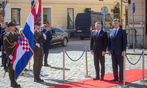 Slovakya Başbakanı Fico, Rusya'daki Zafer Günü Kutlamalarına Katılacağını Açıkladı