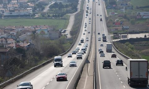 Tekirdağ-İstanbul Yolunda Dönüş Yoğunluğu Başladı