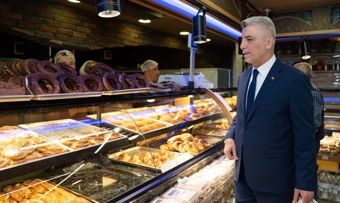 Ticaret Bakanı Bolat'tan Alışveriş Destek Ziyareti