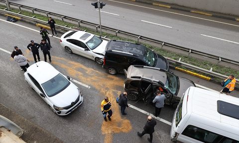 Trabzon'da Zincirleme Trafik Kazası: 8 Yaralı