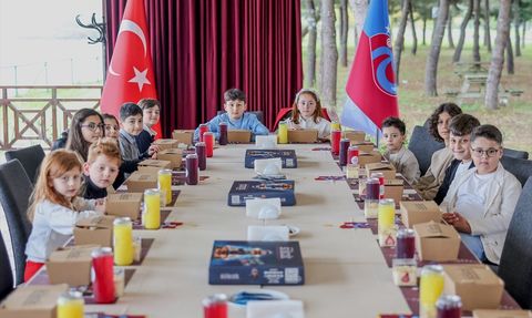 Trabzonspor Çocukları Unutmadı: 23 Nisan Coşkusu